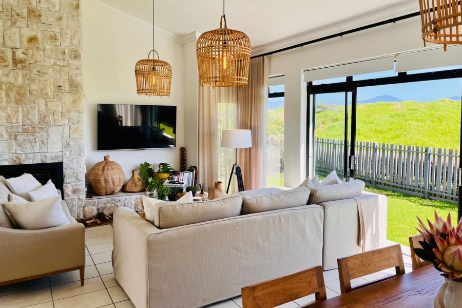 To Let  Bedroom Property for Rent in Oubaai Western Cape